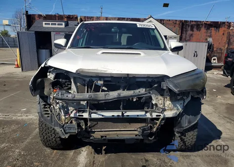 2018 Toyota 4Runner Trd Off-Road z USA, uszkodzony, nr VIN JTEBU5JR8J5598362